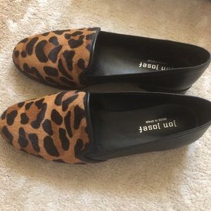 Saxon leopard flats